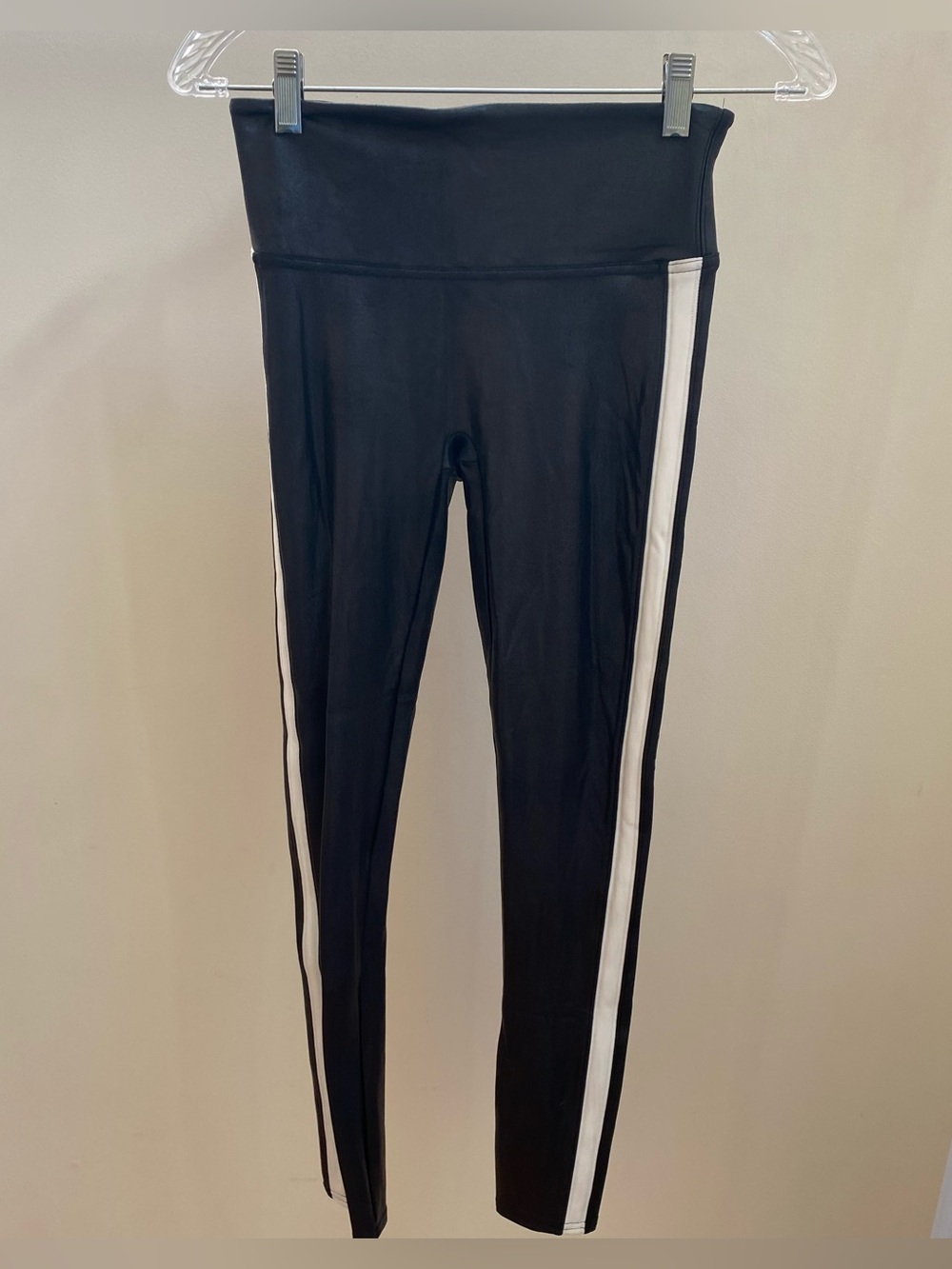 Spanx Faux Leather Side Stripe Leggings black Sz S - Picture 3 of 7